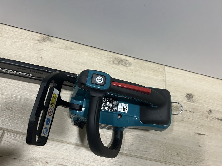 Акамуляторна пилка Makita