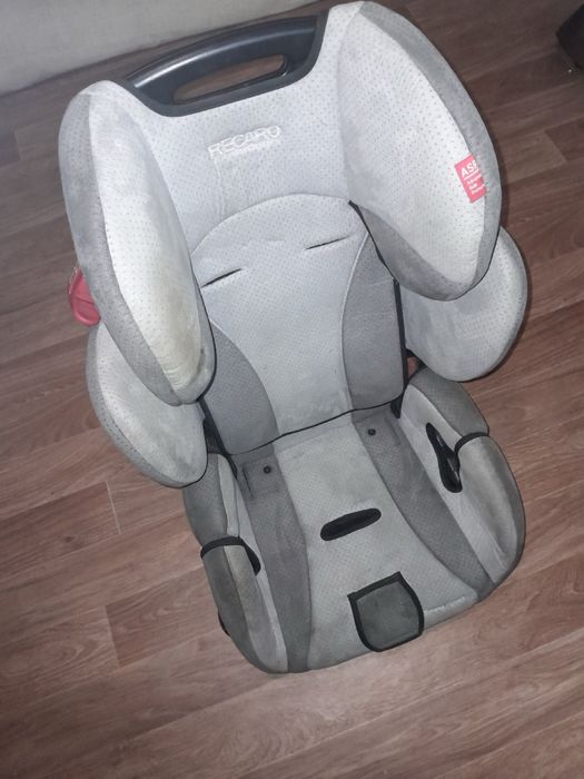 Автокрісло Recaro
