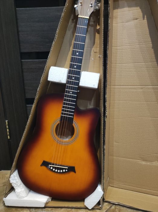 Красива гітара нова акустична