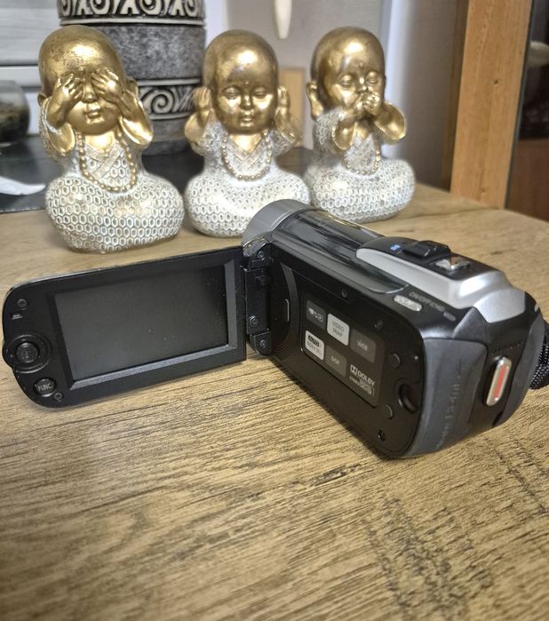 Відеокамера Canon Legria HF R18