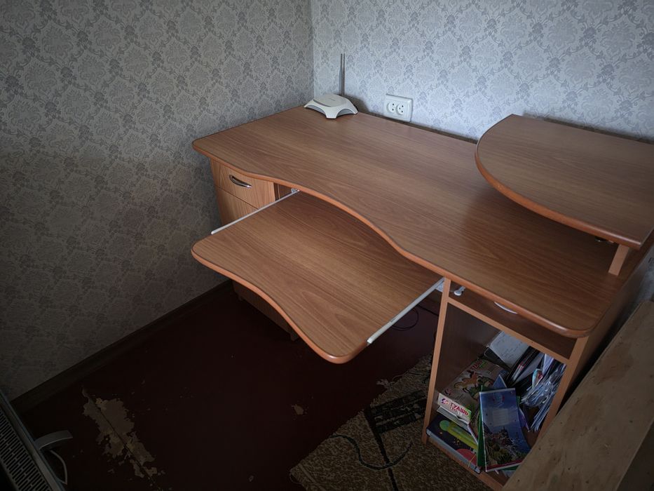 Стіл компьтерний