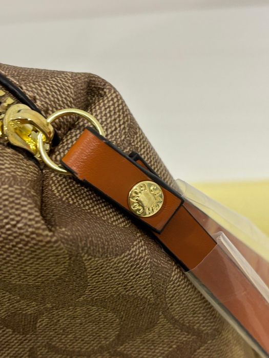 Bolsa coach  necessaire cloutch mala de mão castanha bege