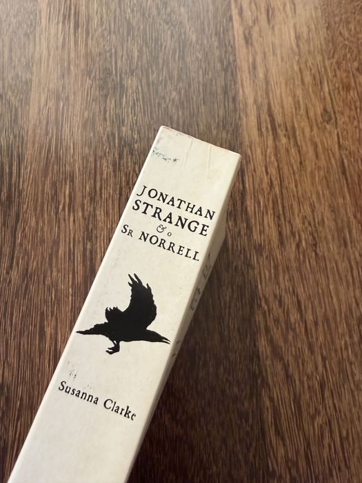 Livro “Jonathan Strange e o Sr. Norrell” de Susanna Clarke