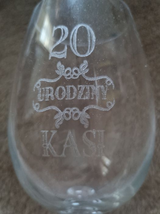 Kieliszek urodzinowy z napisem