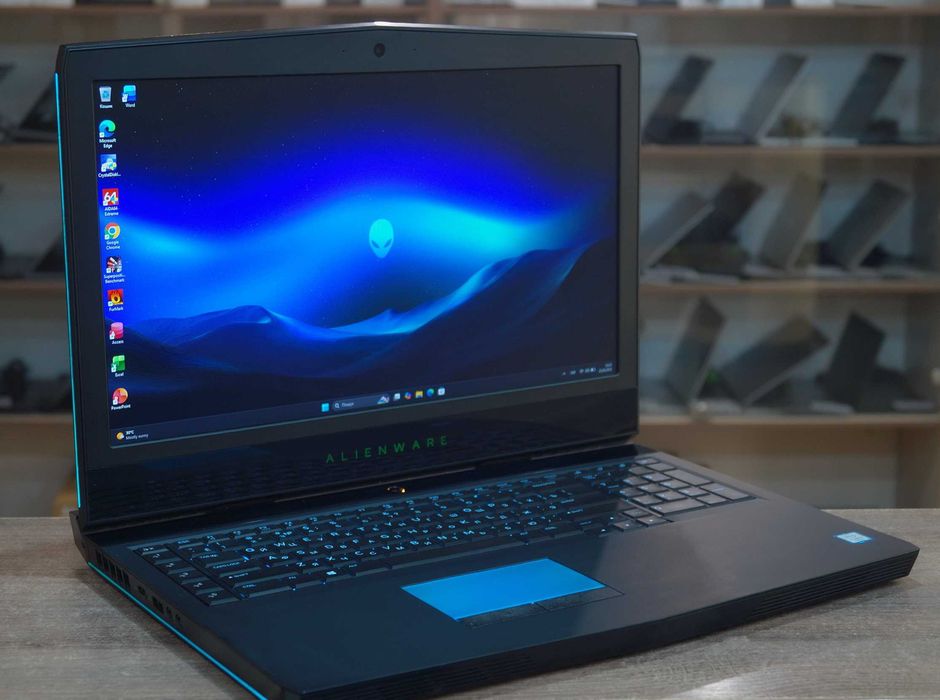 ГАРАНТІЯ Dell Alienware 17 R5 (17.3"/Core i7-8750H/RAM 16ГБ/SSD 512ГБ/GTX 1070 8ГБ)TVOYO