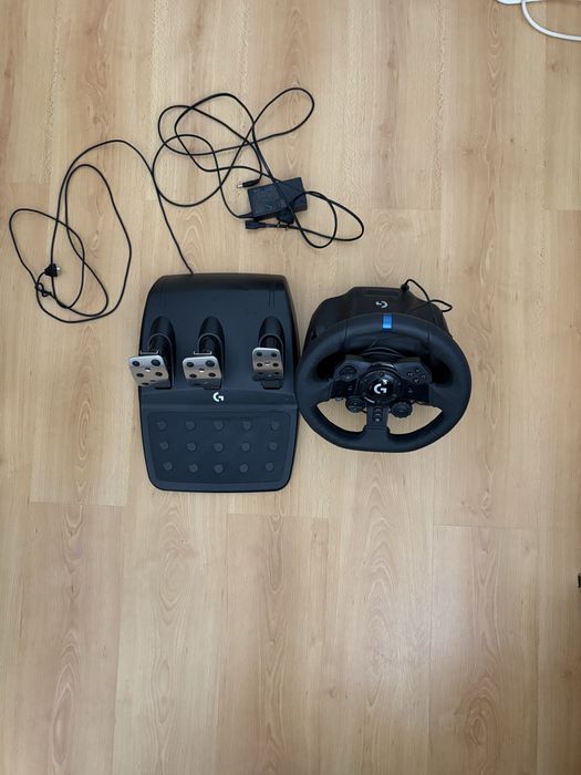 Volante Logitech G923 – PS5 / PS4 / PC – Como Novo