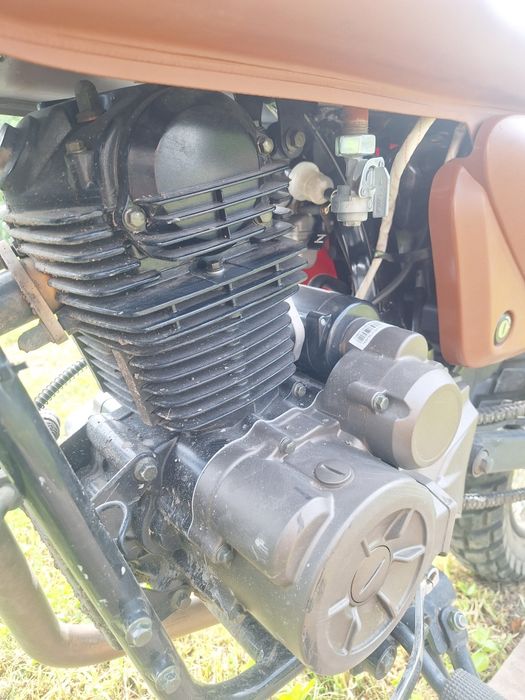 Майже новий мотоцикл Geon scrambler 200 lite
