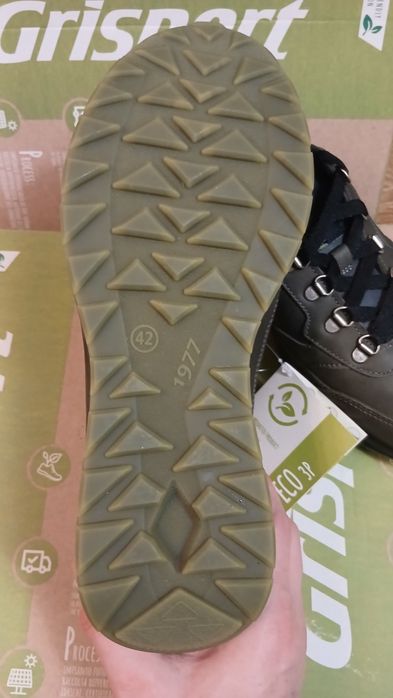 Шкіряні кросівки grisport 44209n123 колір хакі