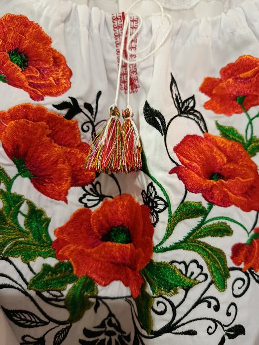 Продам вишиванку жіночу. Вишиванка