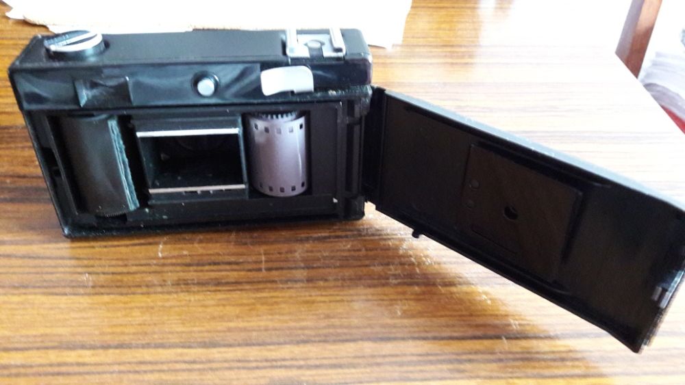 Продам плівковий фотоапарат "Оріон-ЕЕ" (СРСР) та плівку "Fujifilm".