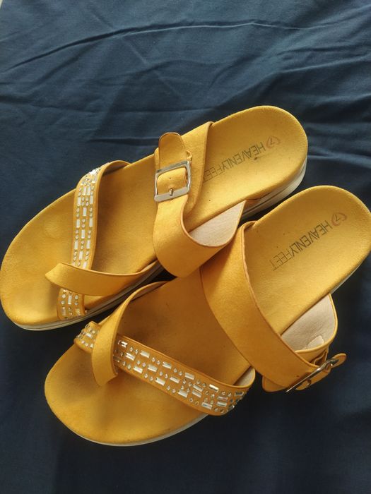 Босоніжки шльопанці жіночі нубук