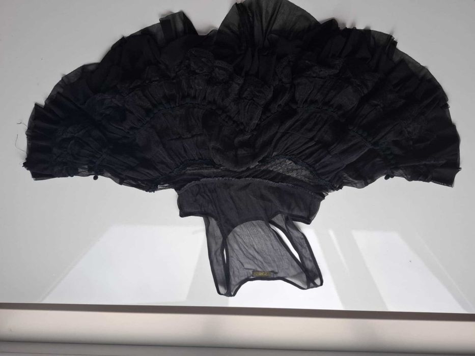 czarna koronkowa narzutka