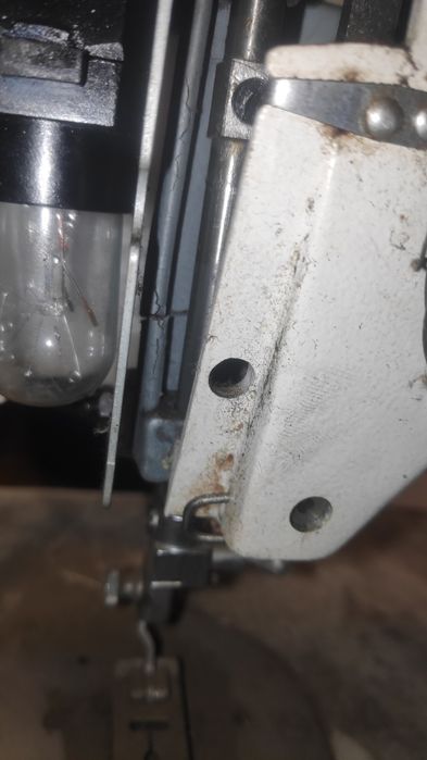 Uszkodzona maszyna do szycia łucznik 738 super zig-zag