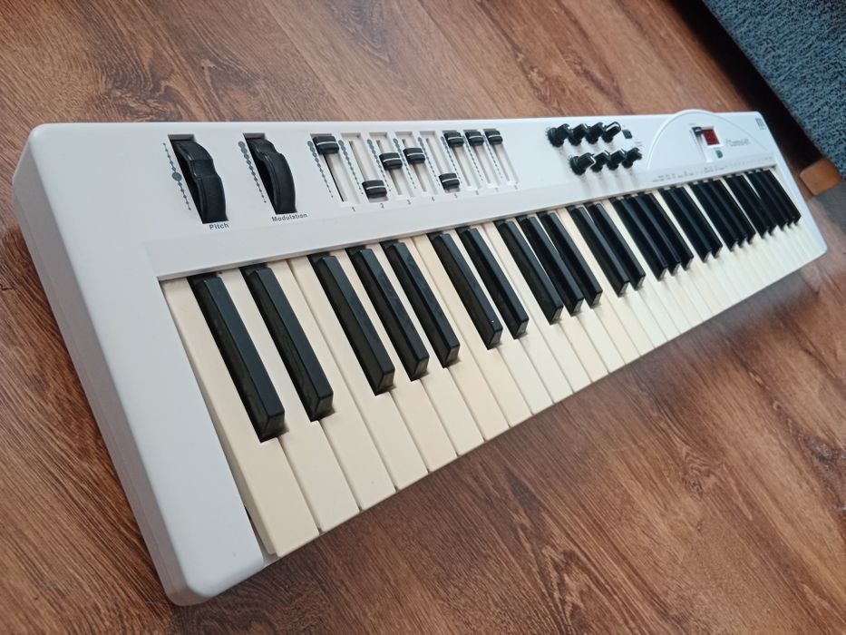Keyboard, Klawiatura sterująca