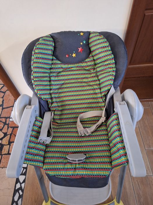 Fotelik dla dziecka do karmienia