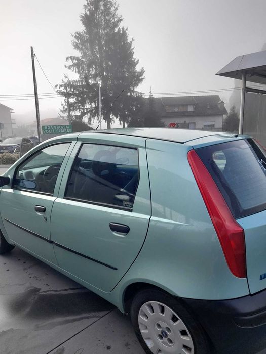 Vende-se Fiat Punto 2001 – Gasolina 8V