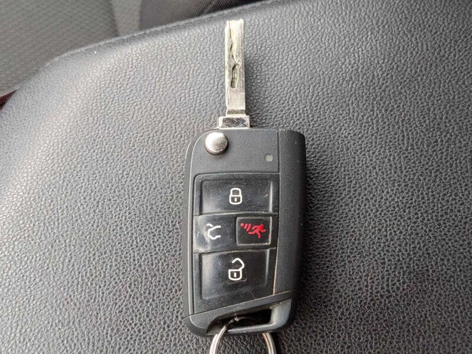 Volkswagen Jetta      2019