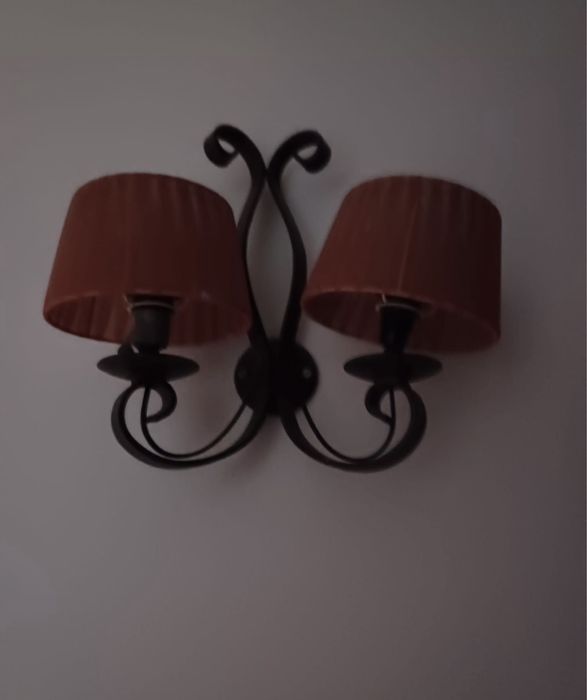 Aplique parede duplo  em ferro forjado c/ abajur