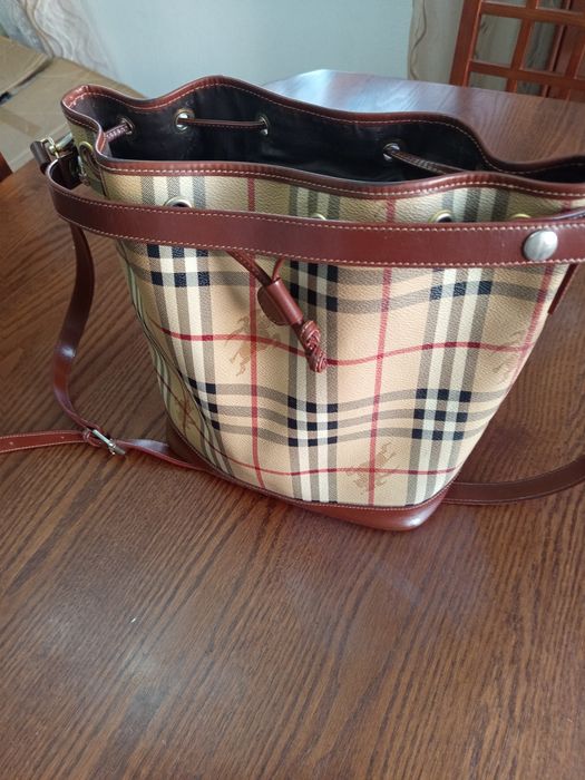 Saco Burberry original muito bom