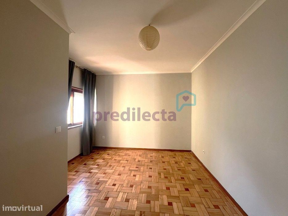 REF4149 - T2 Faria Guimarães, Porto