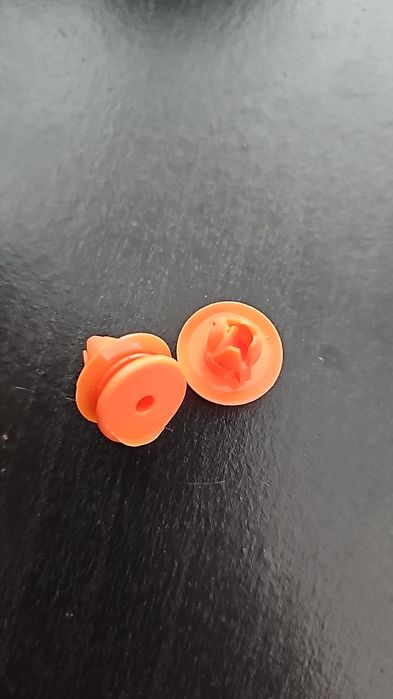 Clips(molas) para friso volvo e saab