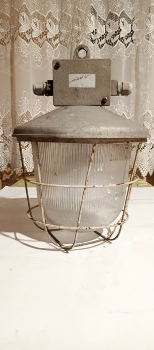 Stara Potężna lampa zewnętrzna 4,3 kg.