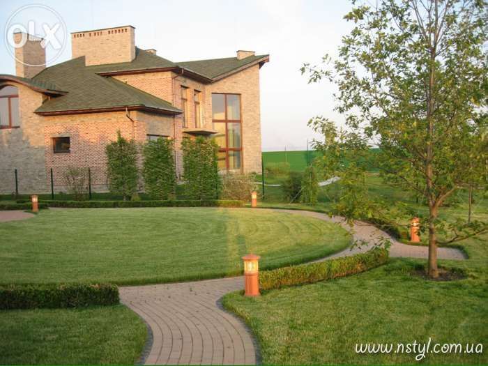 Обрізка саду, плодових дерев і кущів