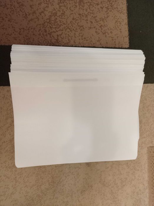 Продам 6 для паперів, 30 білих, 28 кольорових та папку на резинках