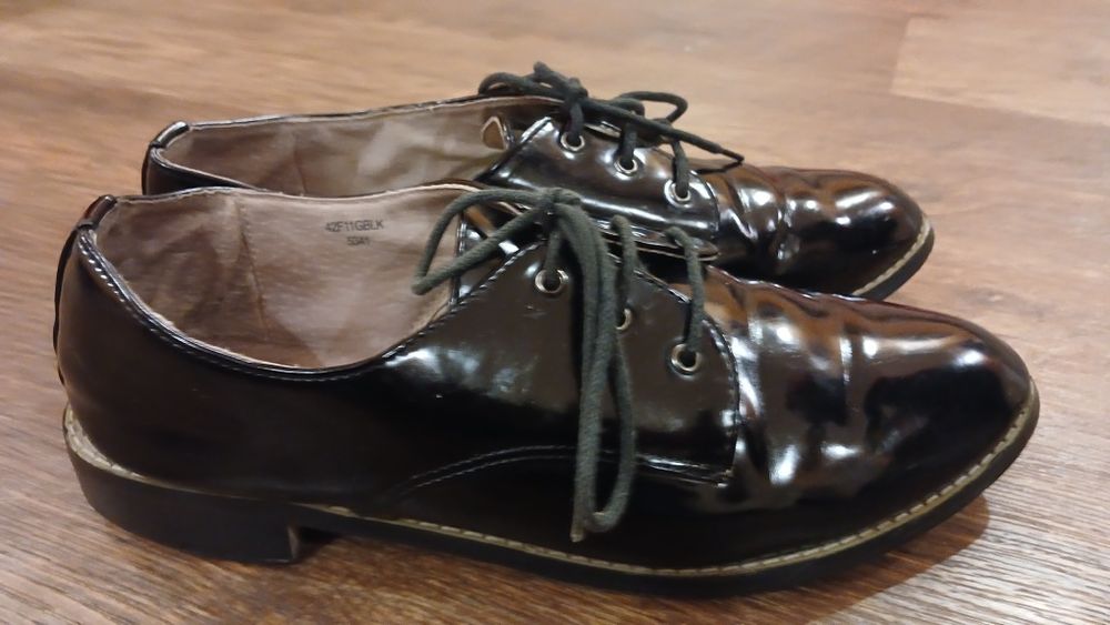 Туфлі лакові недорого