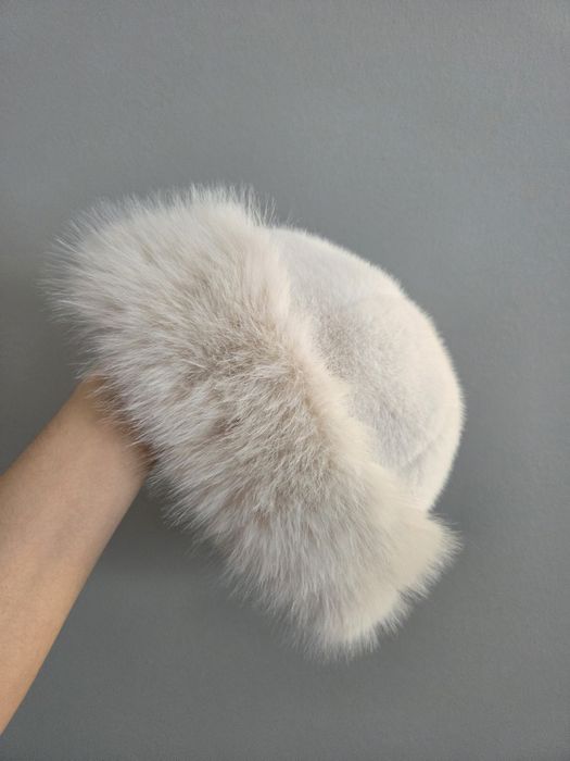 Futrzana czapka mongolski kapelusz kremowy