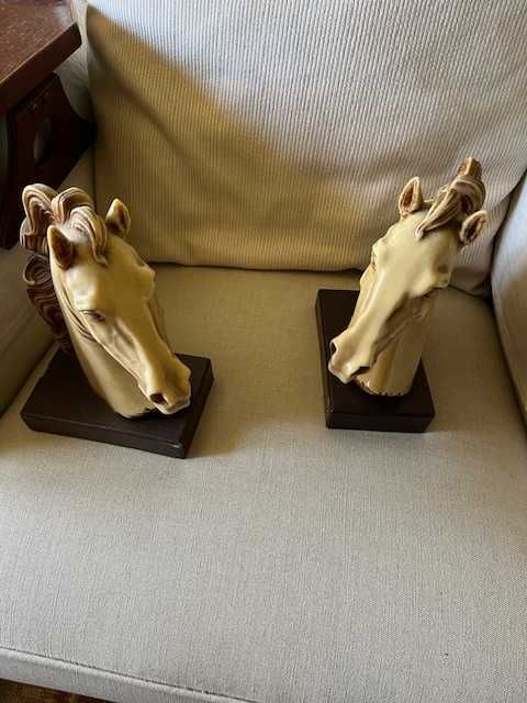 Porta livros cavalos