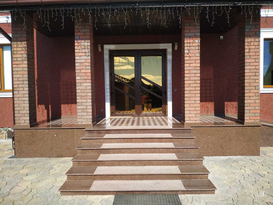 Гранітні вироби сходи, підвіконня, накривки, стільниці, плитка, кришки