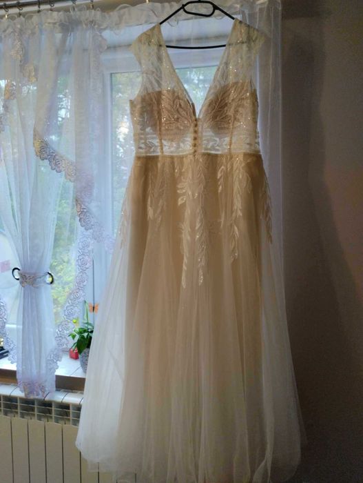 Suknia ślubna plus size