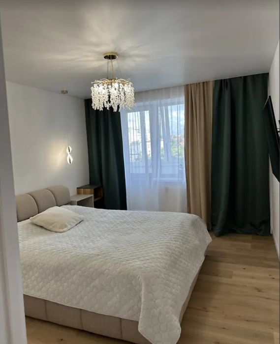 Продаж 3к квартири 84 кв. м на вул. Пирогова