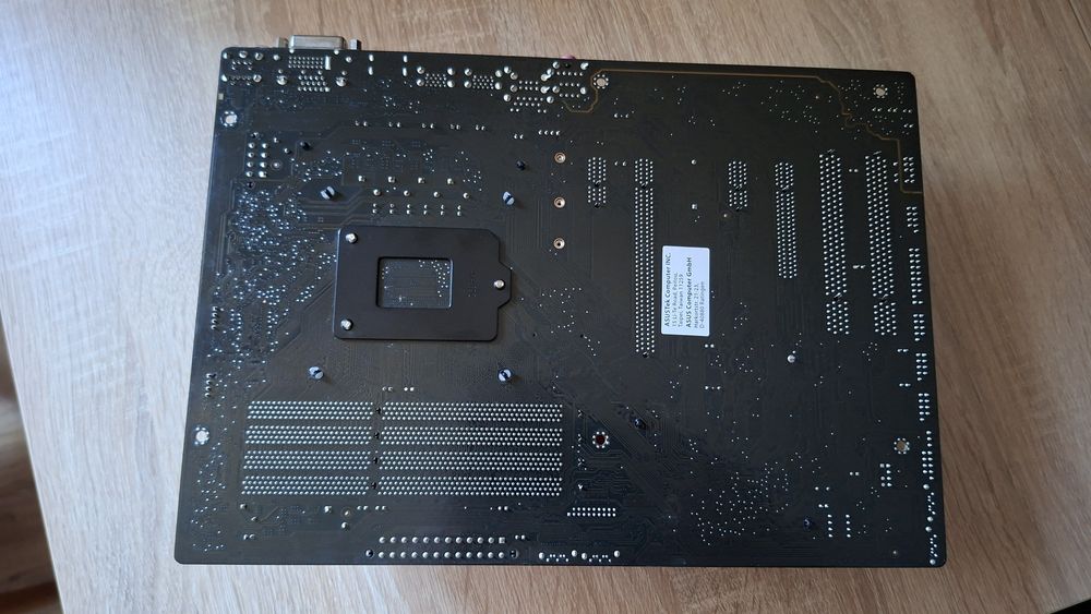 Asus z97-p + I5 4440 3.10 GHz + 32 GB RAM + 256 GB ssd