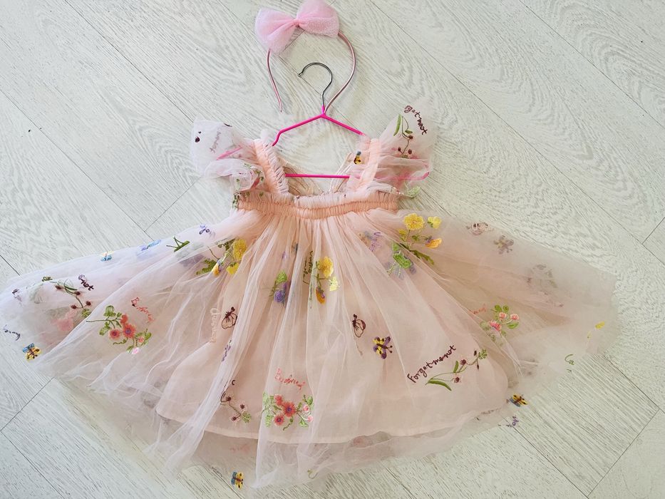 Ніжна святкова сукня