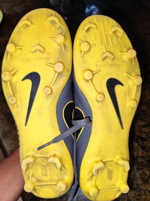 Chuteiras Nike - n° 38,5