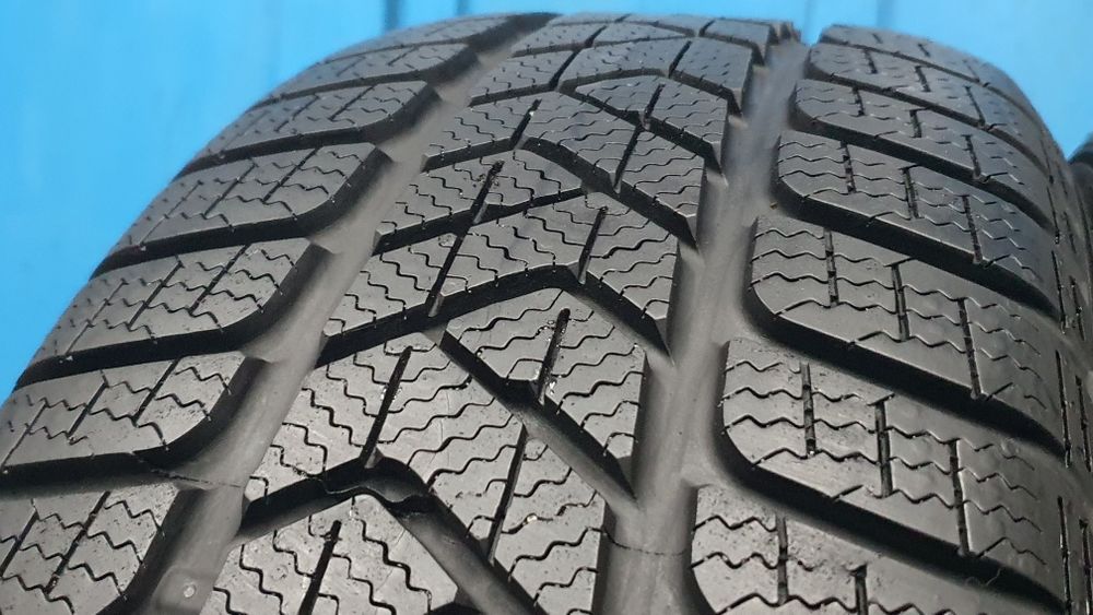 225/45 R18 Sprzedam opony zimowe Pirelli ! Serwis Opon ! Zapraszam