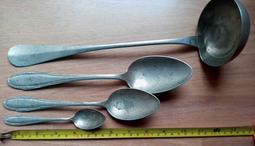 Stare łyżeczki, stary plater, stare łyżki, stare sztućce