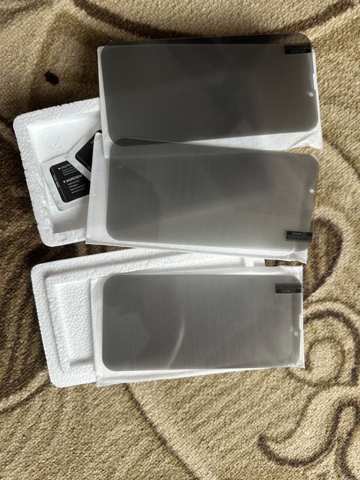 Продам 3 скла на Iphone 14 Plus Антишпигун