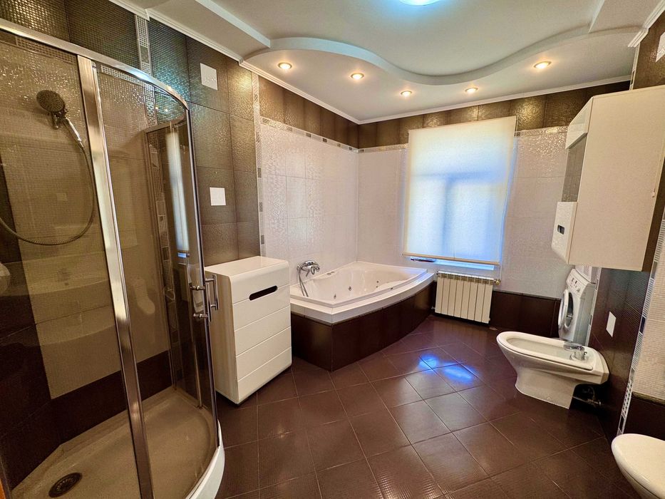 Без% Продам 7-к дворівневу видову квартиру, Трьохсвятительська 13!