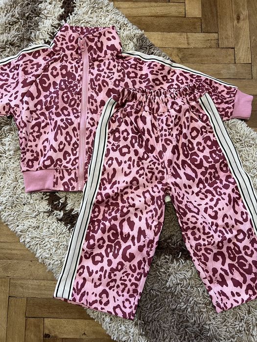 Костюм на дівчинку