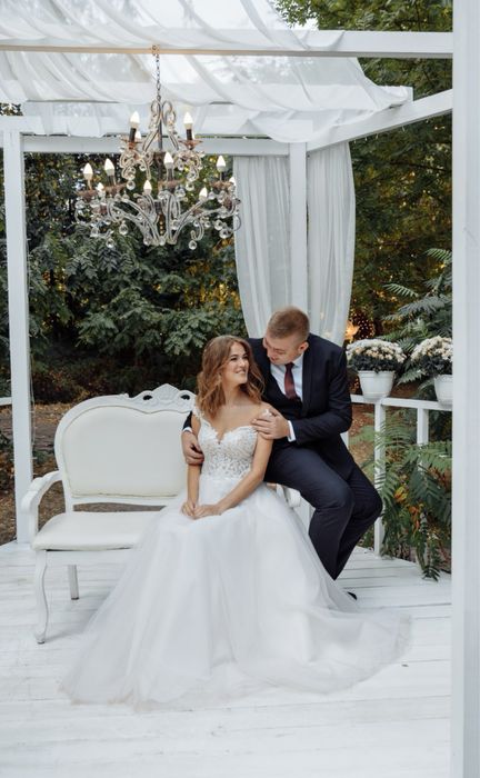 Весільна сукня,  не вінчана