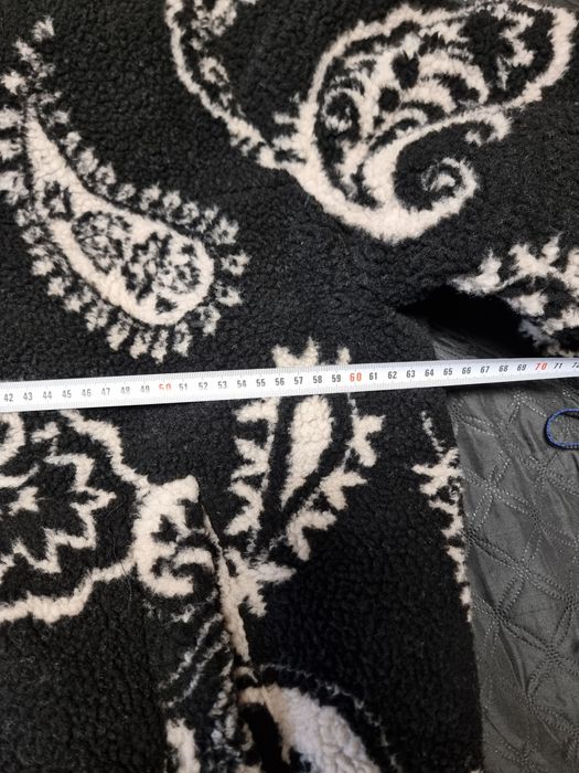 Нова Тепла Куртка Пейслі-Принтом
​Продаю абсолютно нову чоло