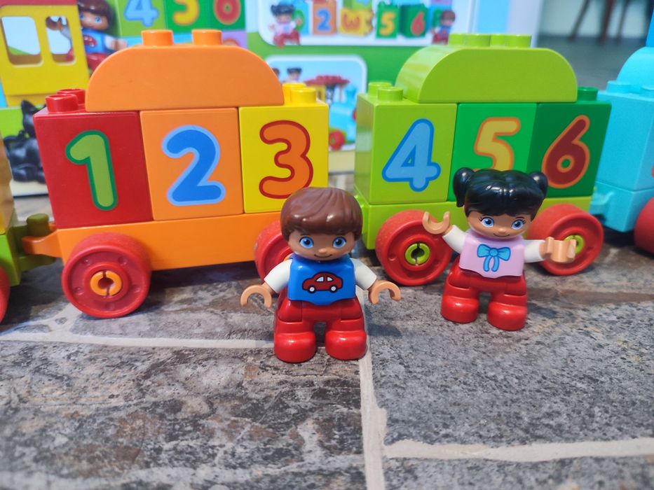 Lego Duplo потяг з цифрами