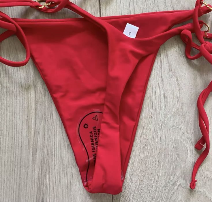 Міні бікіні стиль бразіліан стрінги червоні модель 2025 купальник жіно