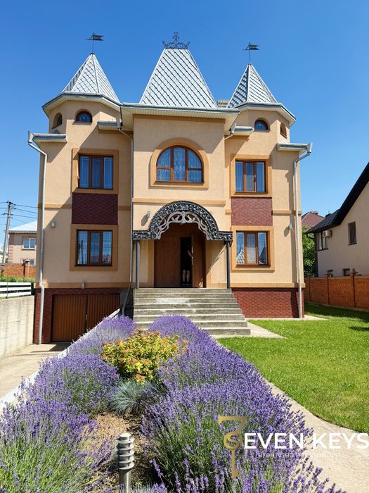 Продаж 2 поверхового будинку з гаражем і ділянкою на 10 соток, 218м²