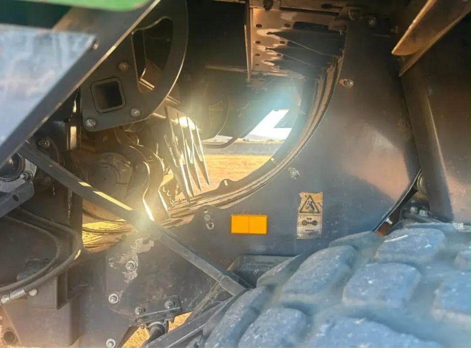Enfardadeira de 4 cordas muito bem estimada um proprietaro