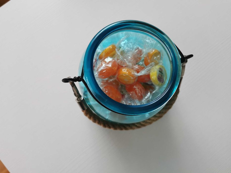 Kosmetyczne akcesoria pojemnik