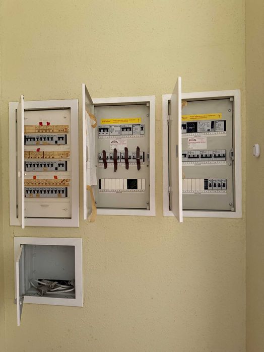 Продаж заміський будинок 450м2 15 сот.землі Брюховичі р-н рест. Байка